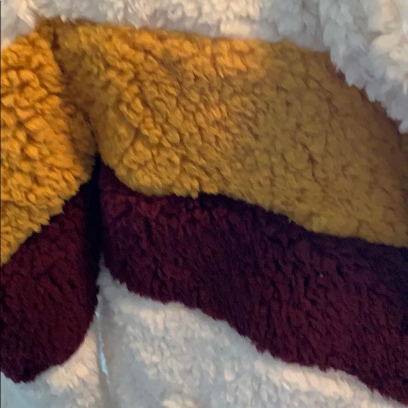 Beautiful ivory teddy bear coat.🍂. - Picture 5 of 5